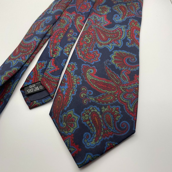 Burberrys Mens Navy Paisley Silk Tie Made in England